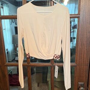 Fabletics EcoConscious Front Twist Long Sleeve Top Buttercream Leopard Large NEW